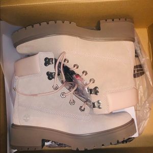 Brand NWT Women’s Timberlands. size 7.5.